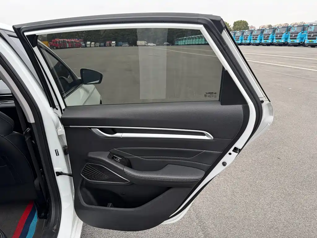 Geely Auto Geely Emgrand 2022 4th Generation 1.5L CVT Luxury Edition 2021 - thumbnail 14