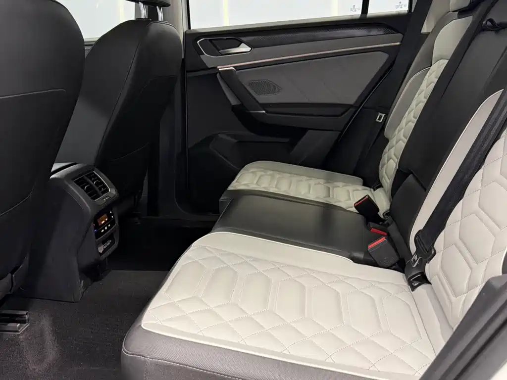 Volkswagen Tayron 2023 280TSI 2WD Luxury Plus Advanced Edition 2023 - thumbnail 16