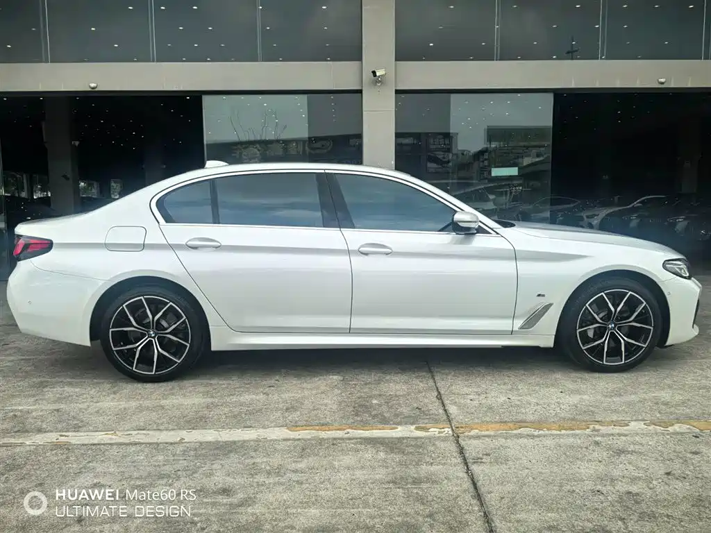 BMW BMW 5 Series 2022 Facelift 3 530Li Premium M Sport Package 2023 - thumbnail 4