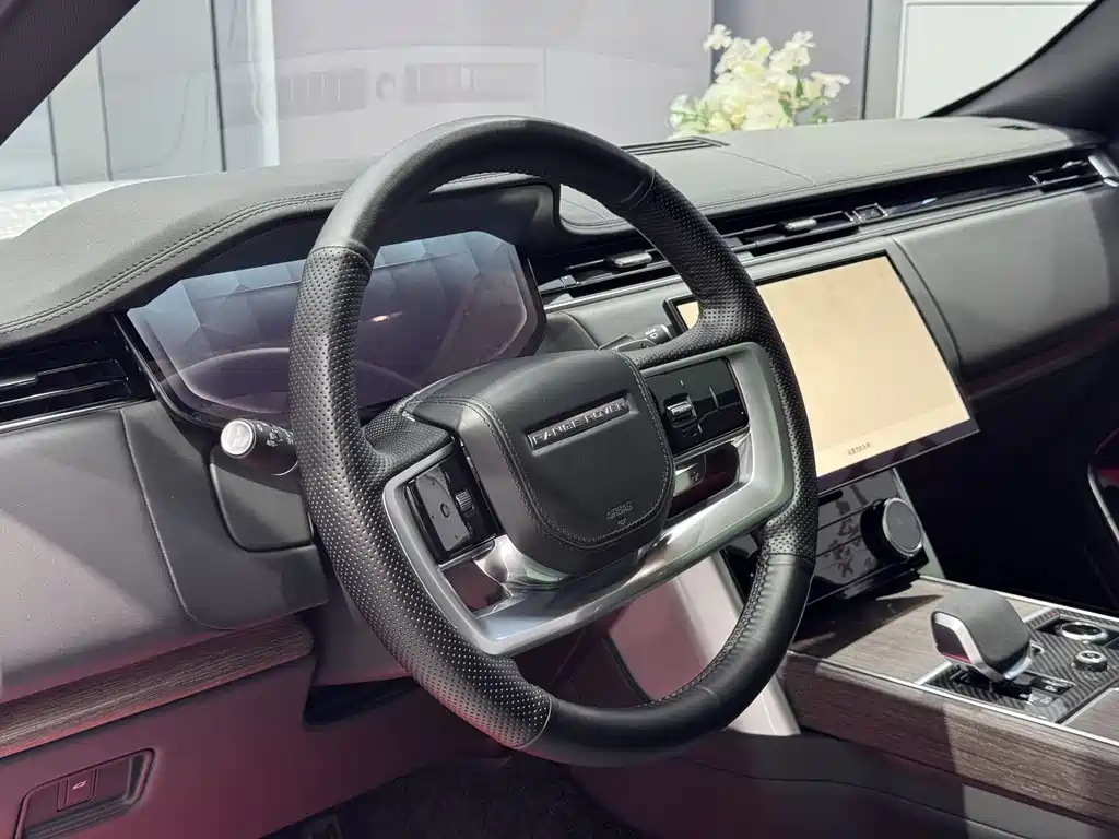 Land Rover Range Rover 2023 3.0 L6 400PS Autobiography LWB 7-seater 2023 - thumbnail 9