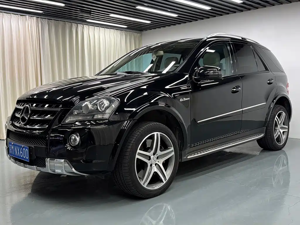 Mercedes-Benz Mercedes-Benz M-Class AMG 2011 ML 63 AMG 2010