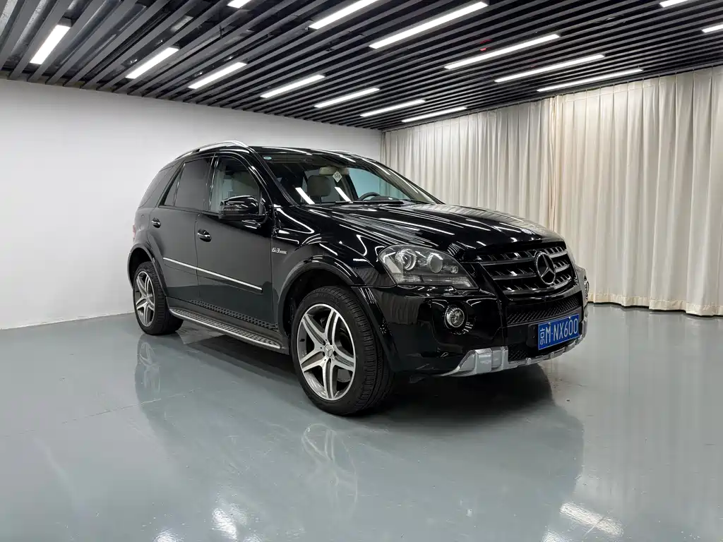 Mercedes-Benz Mercedes-Benz M-Class AMG 2011 ML 63 AMG 2010 - thumbnail 3