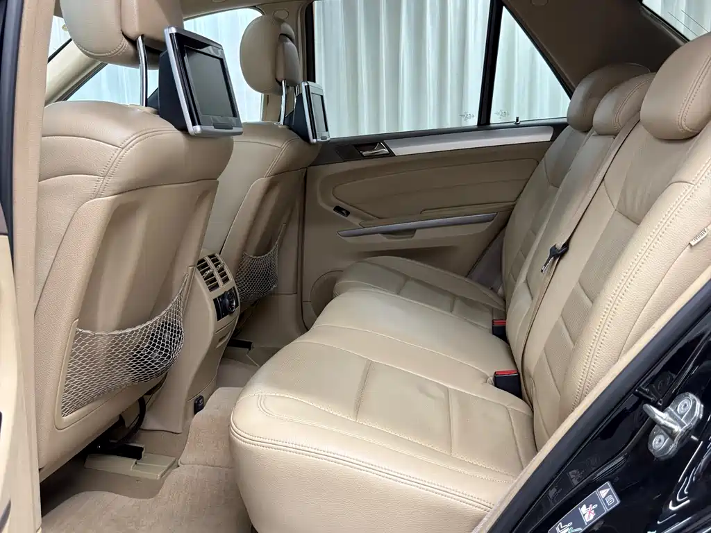 Mercedes-Benz Mercedes-Benz M-Class AMG 2011 ML 63 AMG 2010 - thumbnail 10