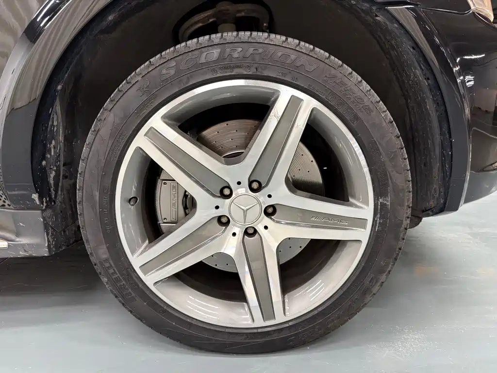 Mercedes-Benz Mercedes-Benz M-Class AMG 2011 ML 63 AMG 2010 - thumbnail 16