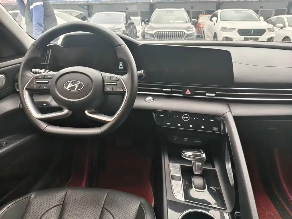Hyundai Hyundai Elantra 2021 1.5L CVT GLS Premium Edition 2022 - thumbnail 4