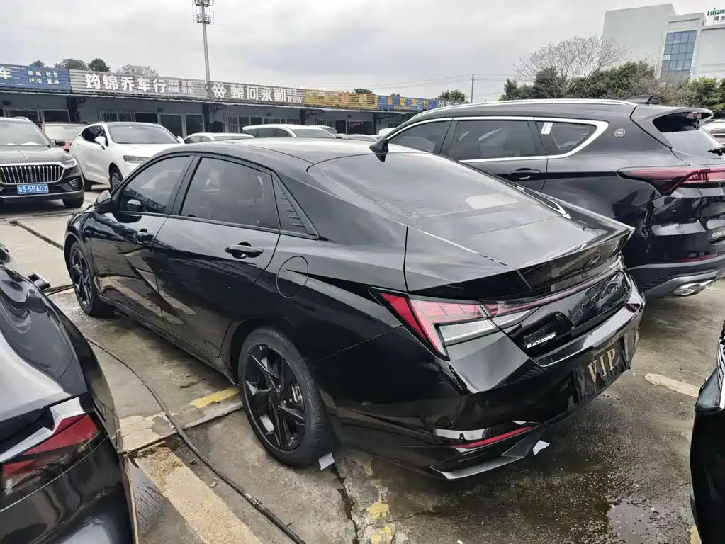 Hyundai Hyundai Elantra 2021 1.5L CVT GLS Premium Edition 2022 - thumbnail 16