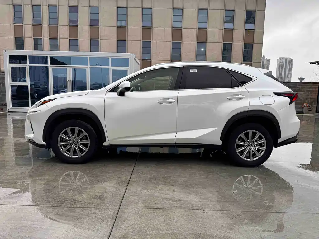 Lexus Lexus NX 200 F Sport AWD 2020 Model VI 2021 - thumbnail 3