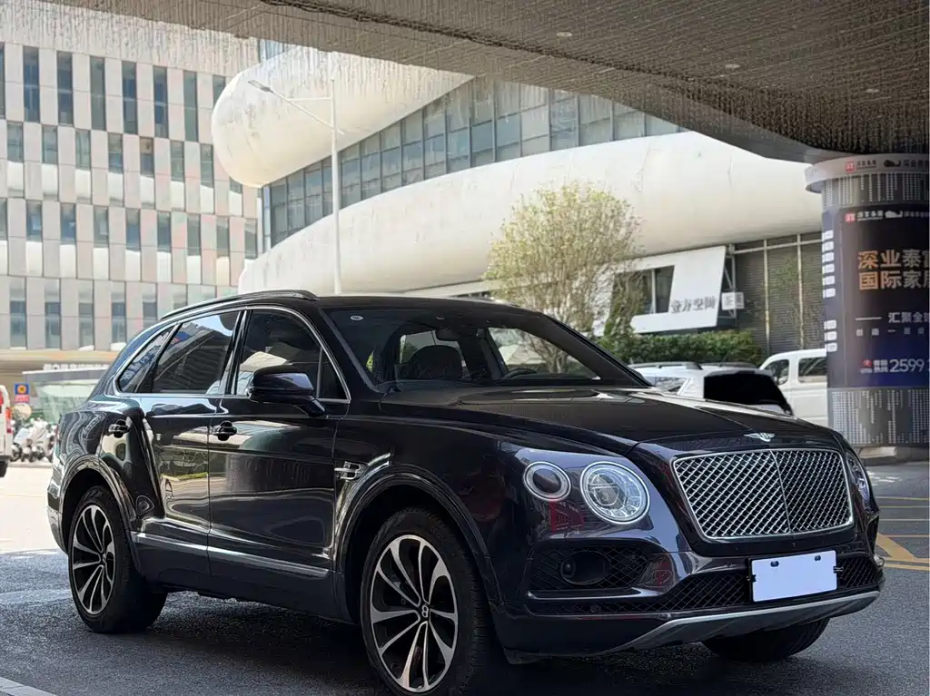 Bentley Bentayga 2016 6.0T Standard Edition 2016 - thumbnail 3