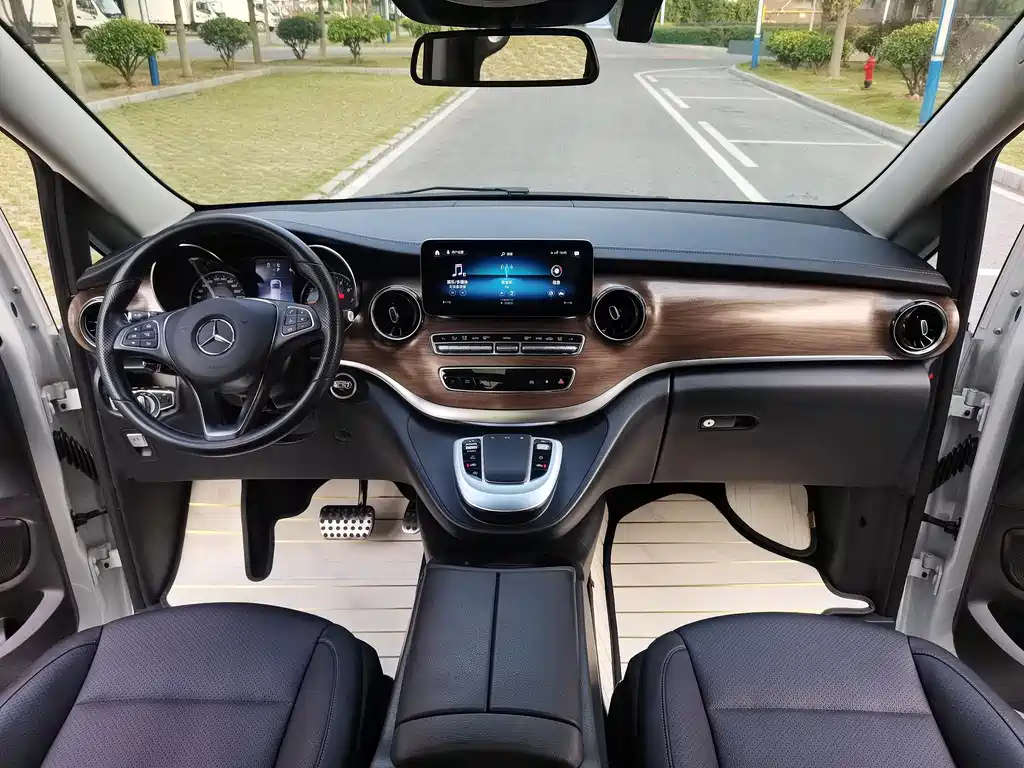 Mercedes-Benz Mercedes-Benz V-Class 2021 V 260 Exclusive Edition 2021 - thumbnail 5