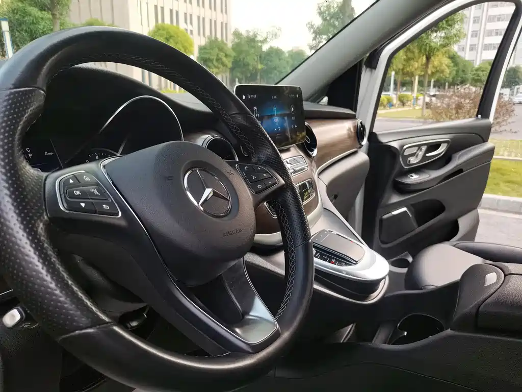 Mercedes-Benz Mercedes-Benz V-Class 2021 V 260 Exclusive Edition 2021 - thumbnail 6