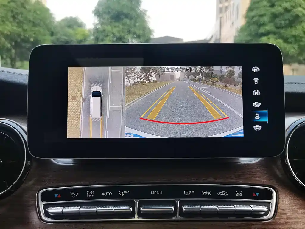 Mercedes-Benz Mercedes-Benz V-Class 2021 V 260 Exclusive Edition 2021 - thumbnail 8