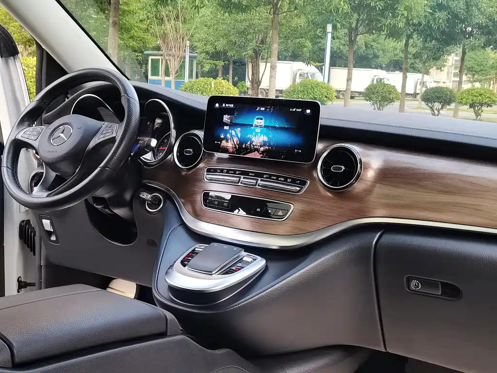 Mercedes-Benz Mercedes-Benz V-Class 2021 V 260 Exclusive Edition 2021 - thumbnail 11