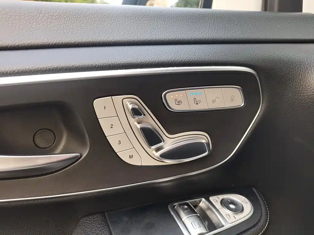 Mercedes-Benz Mercedes-Benz V-Class 2021 V 260 Exclusive Edition 2021 - thumbnail 13