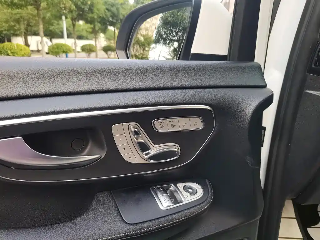 Mercedes-Benz Mercedes-Benz V-Class 2021 V 260 Exclusive Edition 2021 - thumbnail 15