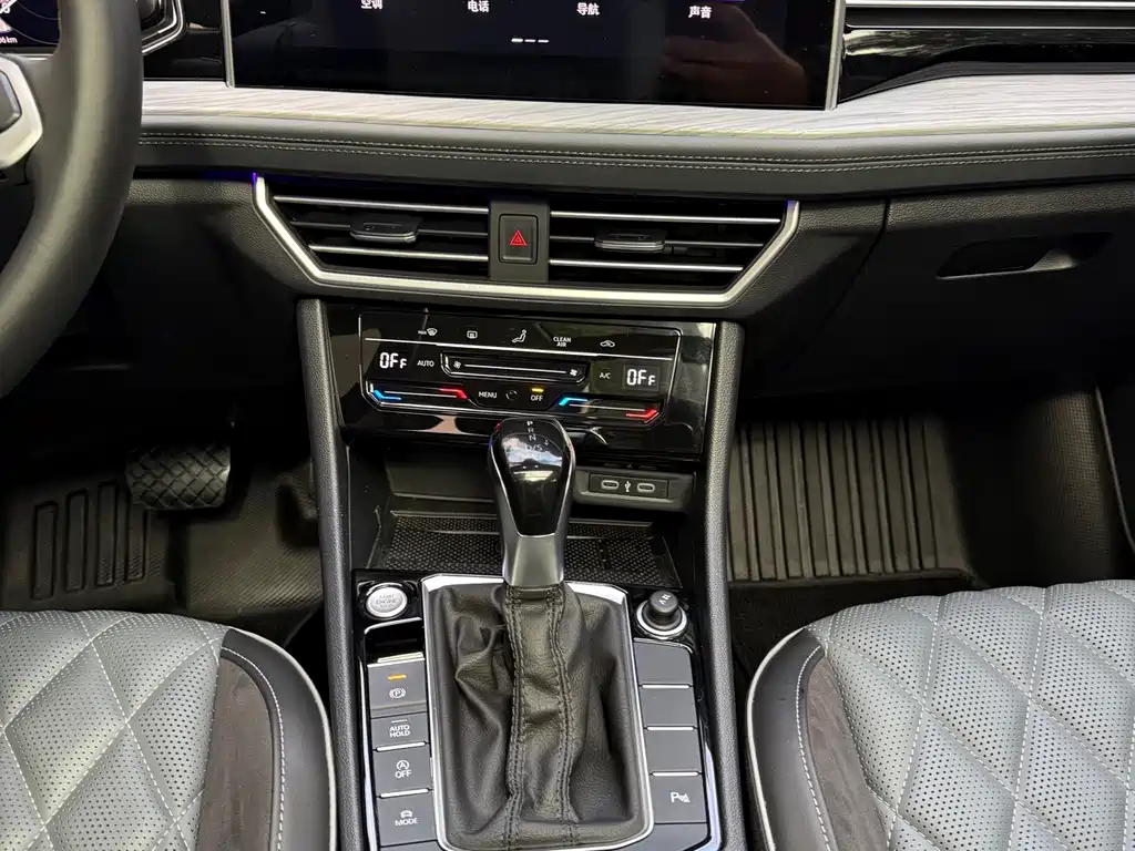 Volkswagen Volkswagen Sagitar 2024 300TSI DSG Excellence Edition 2024 - thumbnail 5