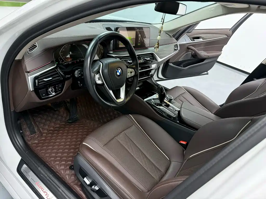 BMW BMW 5 Series 2022 530Li Leading Model Luxury Package 2022 - thumbnail 2