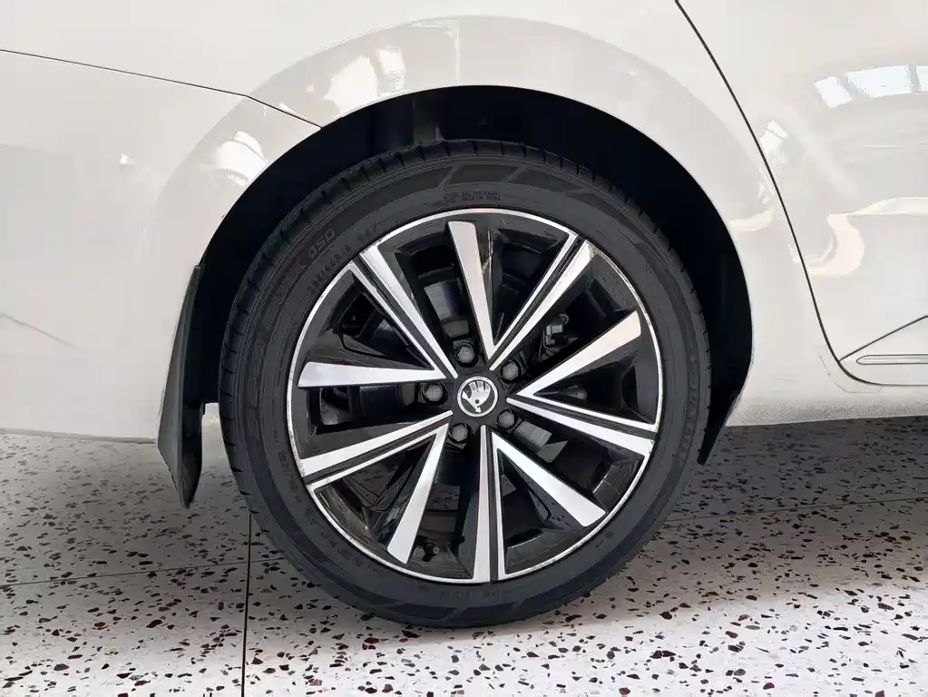 Skoda Škoda Superb 2022 TSI280 DSG Premium Edition 2022 - thumbnail 22
