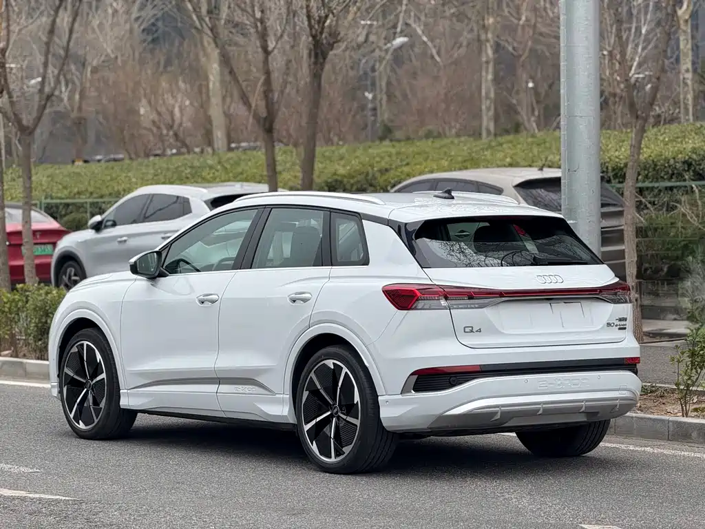 Audi Audi Q4 e-tron 2023 50 e-tron quattro Premium Plus 2023 - thumbnail 4