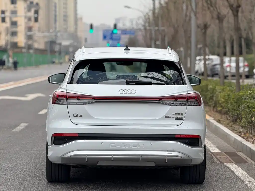 Audi Audi Q4 e-tron 2023 50 e-tron quattro Premium Plus 2023 - thumbnail 5