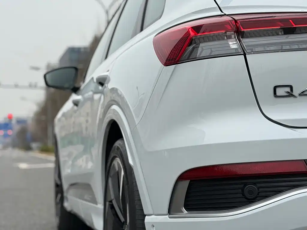 Audi Audi Q4 e-tron 2023 50 e-tron quattro Premium Plus 2023 - thumbnail 6