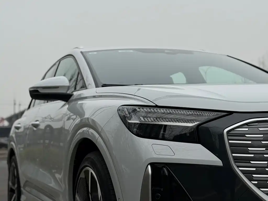 Audi Audi Q4 e-tron 2023 50 e-tron quattro Premium Plus 2023 - thumbnail 9