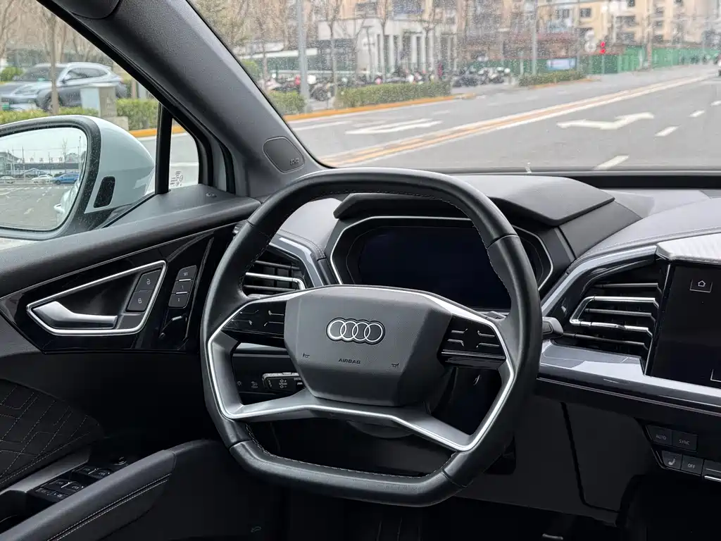 Audi Audi Q4 e-tron 2023 50 e-tron quattro Premium Plus 2023 - thumbnail 12