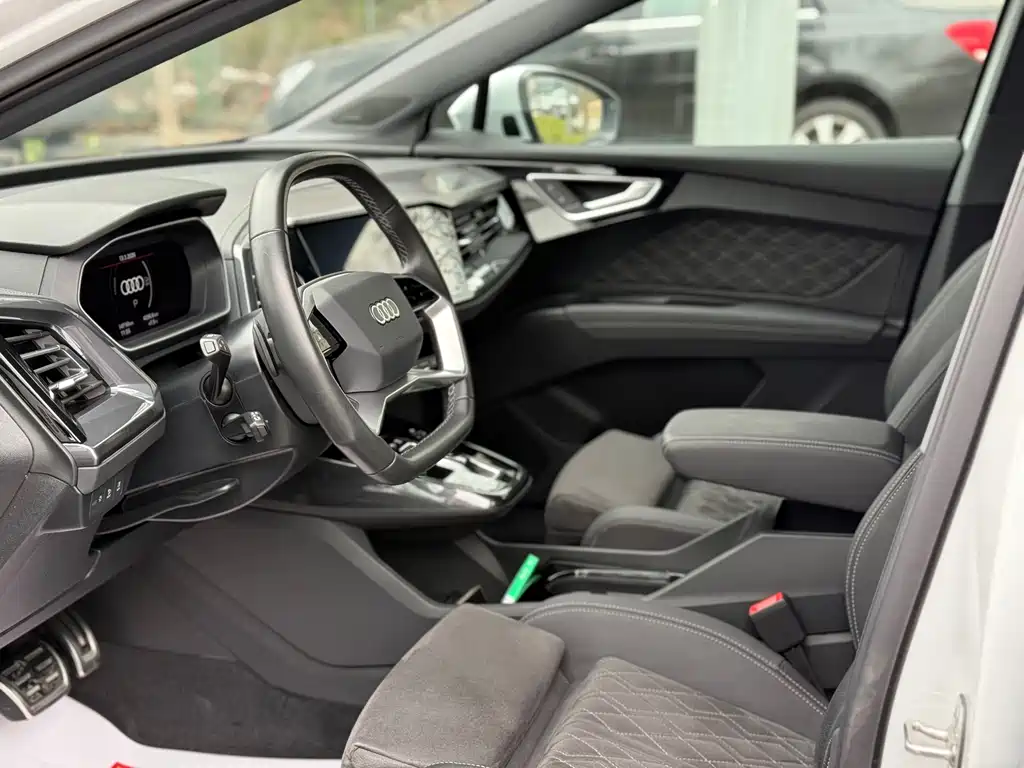 Audi Audi Q4 e-tron 2023 50 e-tron quattro Premium Plus 2023 - thumbnail 16