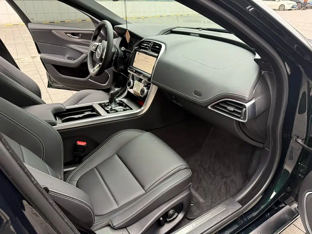 Jaguar Jaguar XEL 2023 2.0T 250PS R-DYNAMIC S Sport 2023 - thumbnail 4