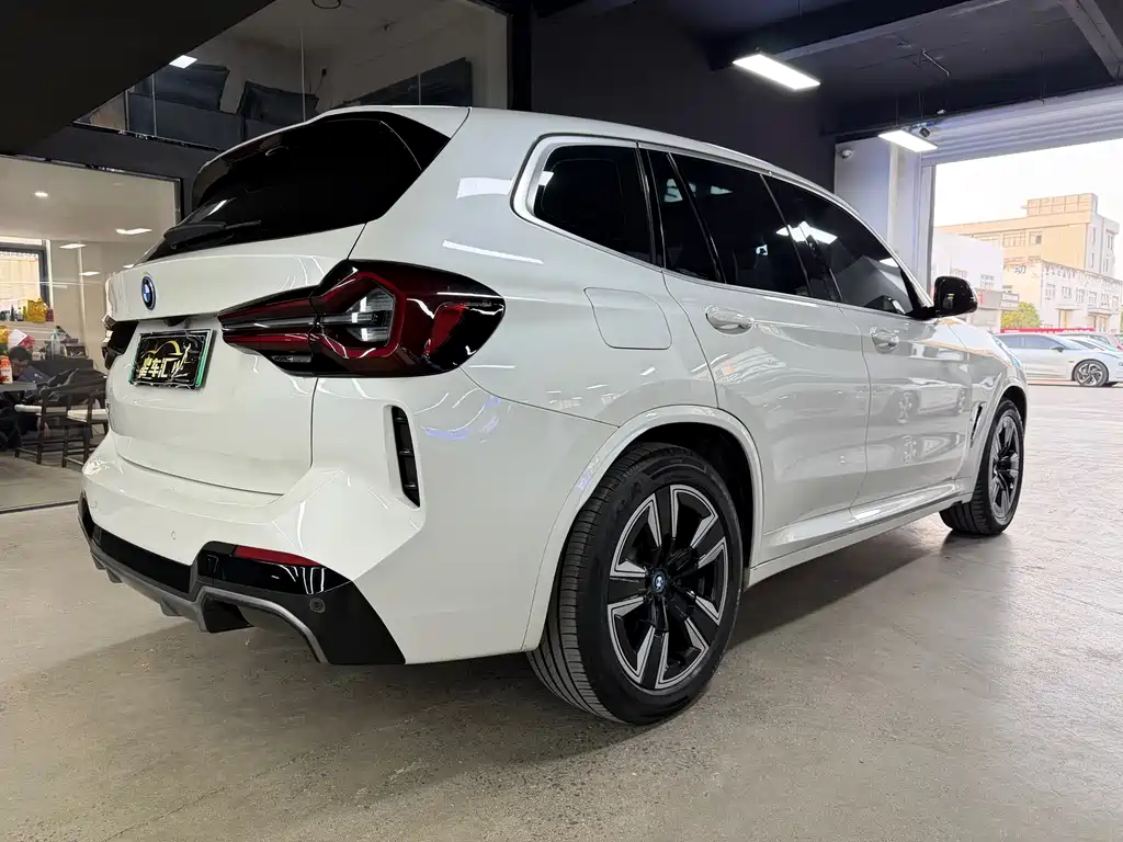 BMW BMW iX3 2022 Facelift Leading Edition 2023 - thumbnail 13