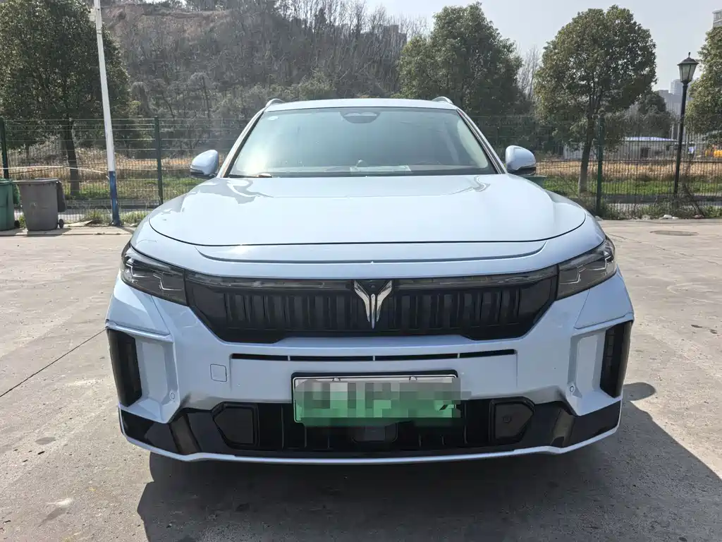 Lantu Auto Lantu FREE 2024 Extended Range Intelligent Driving Version 2024 - thumbnail 2