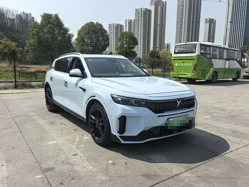 Lantu Auto Lantu FREE 2024 Extended Range Intelligent Driving Version 2024 - thumbnail 3