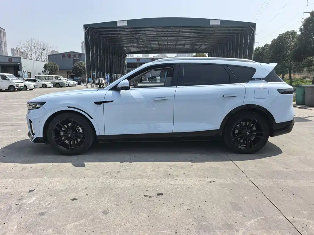 Lantu Auto Lantu FREE 2024 Extended Range Intelligent Driving Version 2024 - thumbnail 12