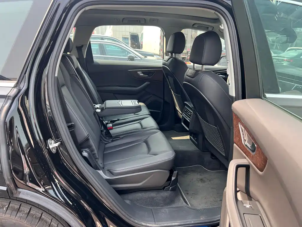 Audi Audi Q7 2025 55 TFSI quattro S line Sport Package 2026 - thumbnail 5