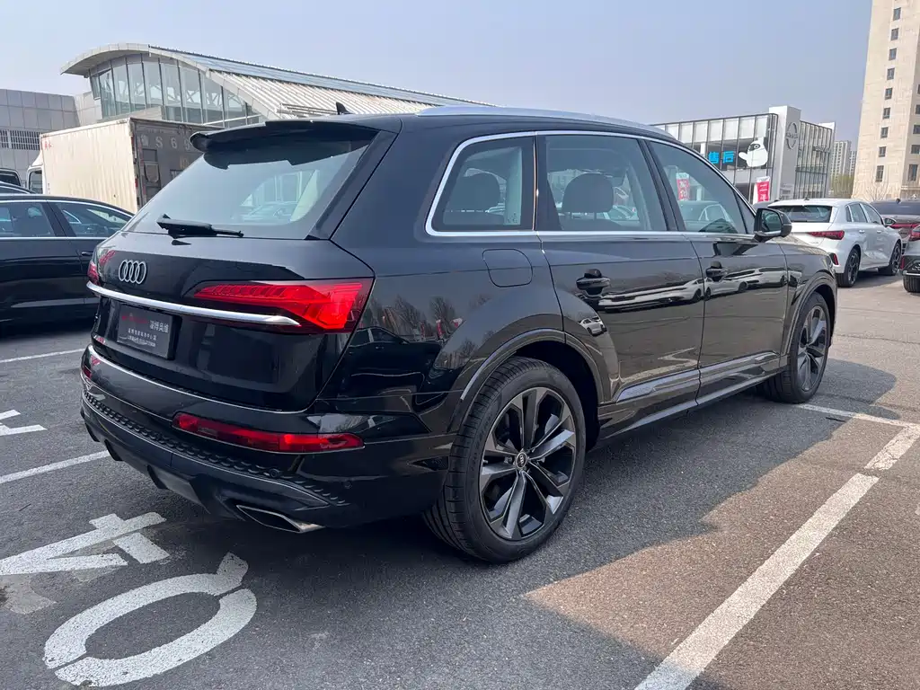 Audi Audi Q7 2025 55 TFSI quattro S line Sport Package 2026 - thumbnail 6