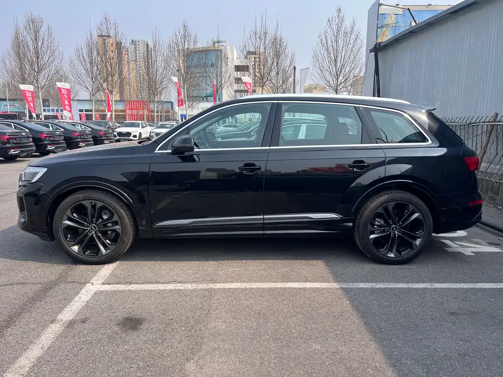 Audi Audi Q7 2025 55 TFSI quattro S line Sport Package 2026 - thumbnail 9