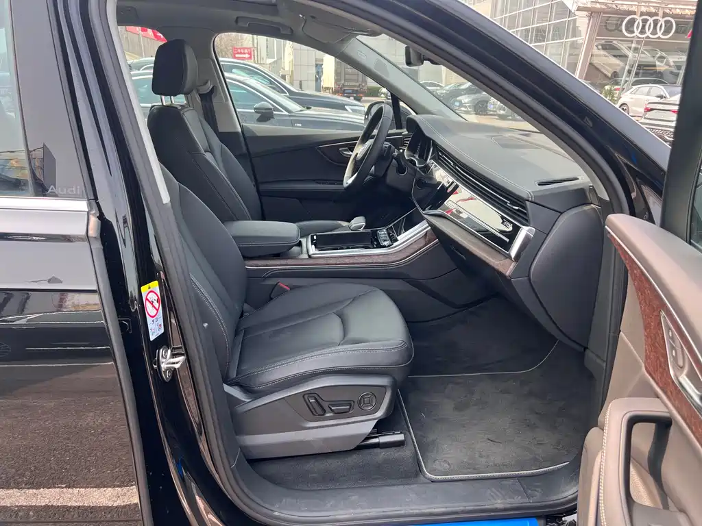 Audi Audi Q7 2025 55 TFSI quattro S line Sport Package 2026 - thumbnail 10