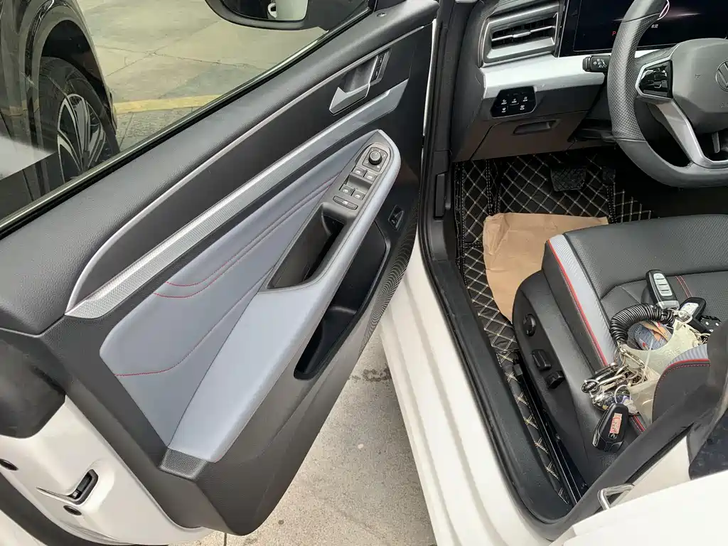 Volkswagen Lamando 2023 Lamando L 280TSI DSG Hot Edition 2023 - thumbnail 27