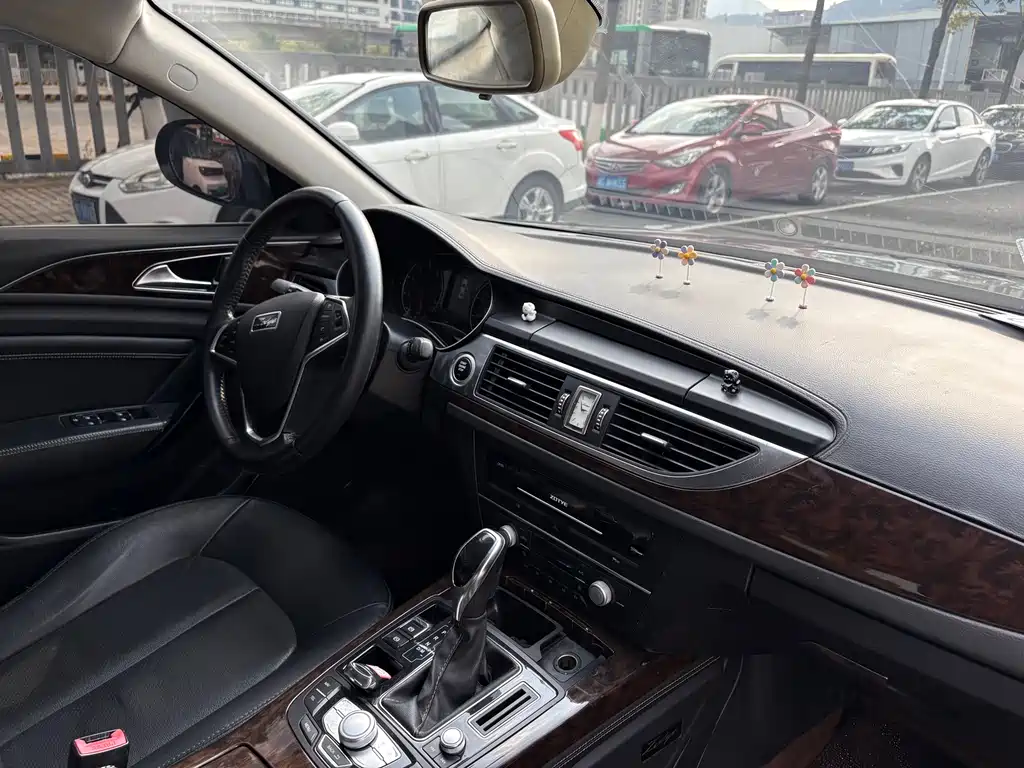 Zotye Zotye Z700 2018 Z700H 1.8T DCT Premium Edition 2018 - thumbnail 16