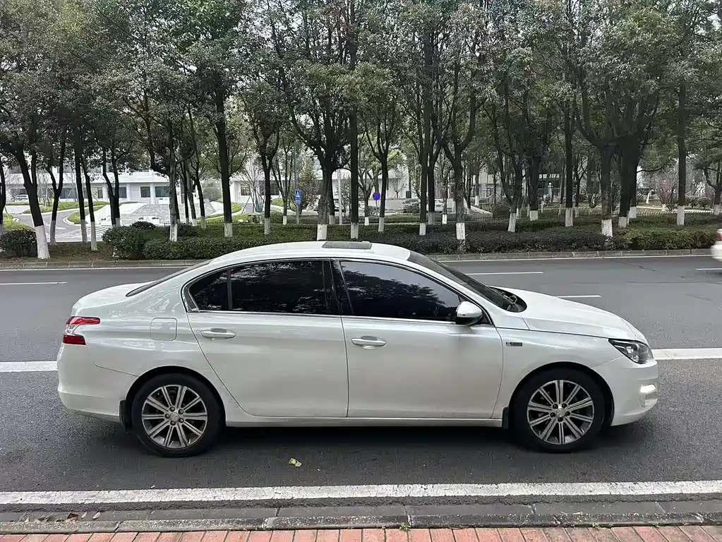 Peugeot Peugeot 408 2016 1.6T Automatic Luxury Edition 2016 - thumbnail 5