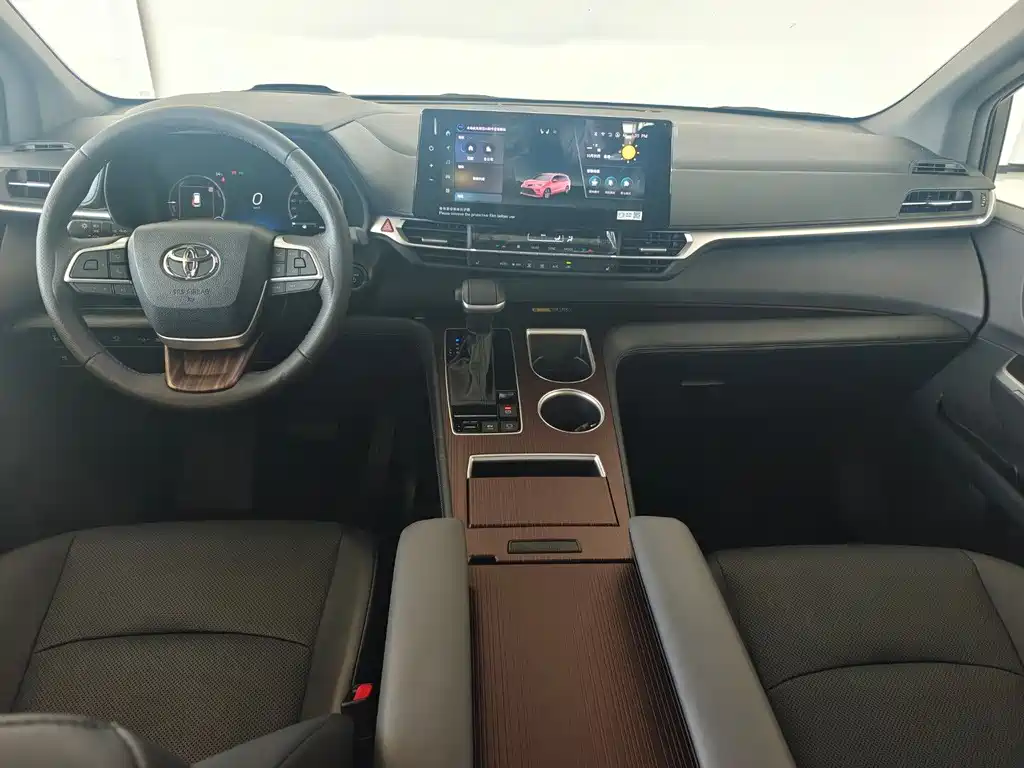 Toyota Toyota Granvia 2024 Model 2.5L Hybrid Premium Plus Version 2025 - thumbnail 12