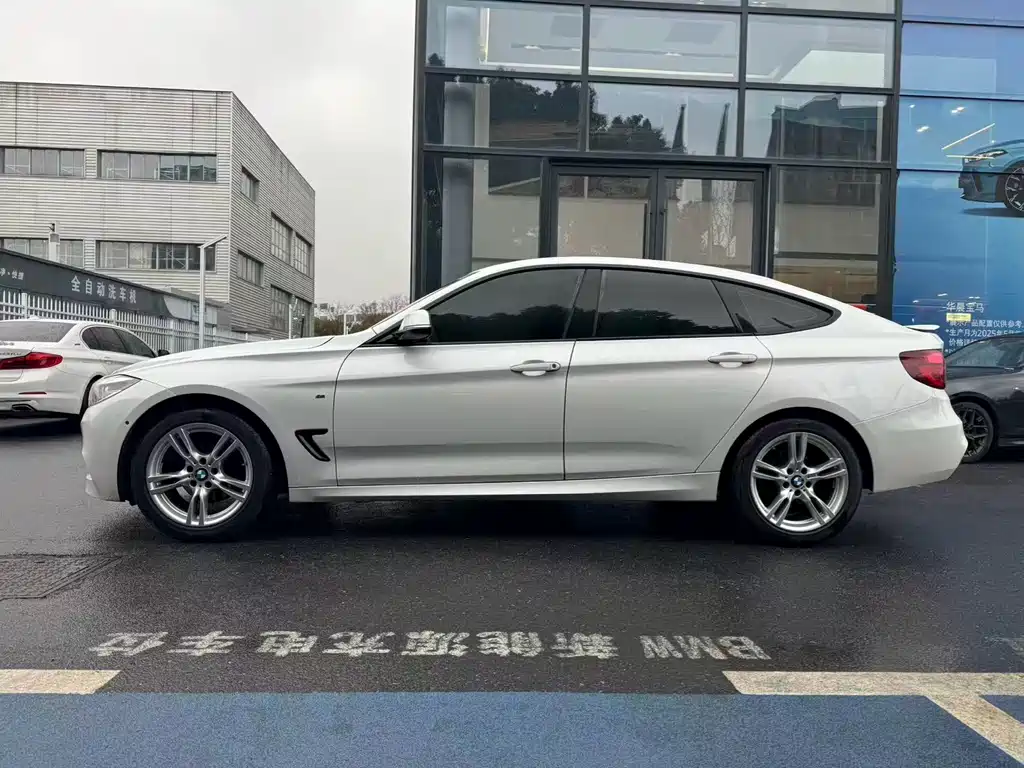 BMW BMW 3 Series GT 2019 320i Fashion Edition 2020 - thumbnail 4
