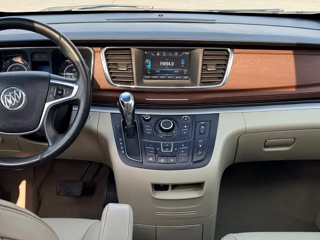 Buick Buick GL8 2017 25S Luxury Edition China V 2019 - thumbnail 9