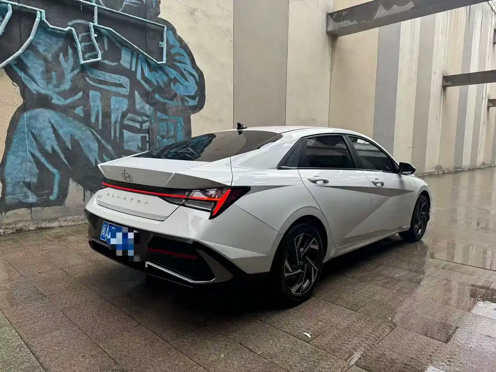 Hyundai Hyundai Elantra 2023 1.5L CVT LUX Premium Edition 2023 - thumbnail 3