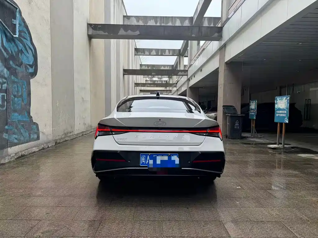 Hyundai Hyundai Elantra 2023 1.5L CVT LUX Premium Edition 2023 - thumbnail 5