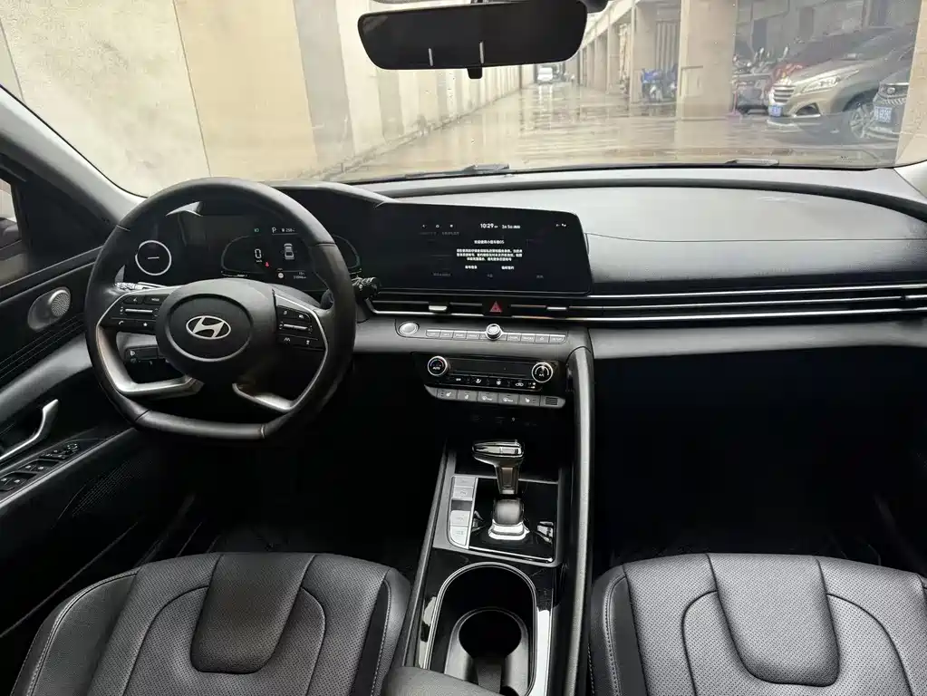 Hyundai Hyundai Elantra 2023 1.5L CVT LUX Premium Edition 2023 - thumbnail 7