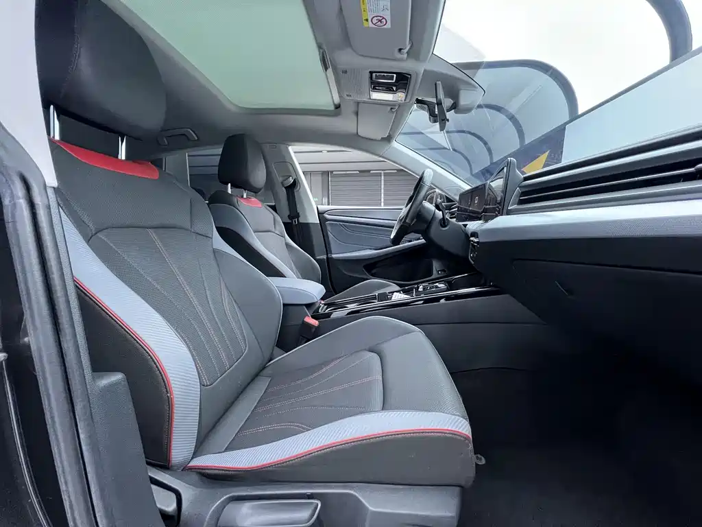 Volkswagen Lamando 2022 Lamando L 280TSI DSG Cool & Spicy Edition 2022 - thumbnail 16