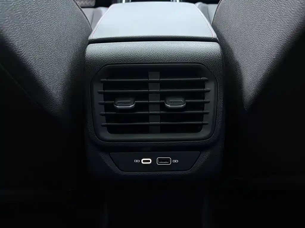Volkswagen Lamando 2022 Lamando L 280TSI DSG Cool & Spicy Edition 2022 - thumbnail 19
