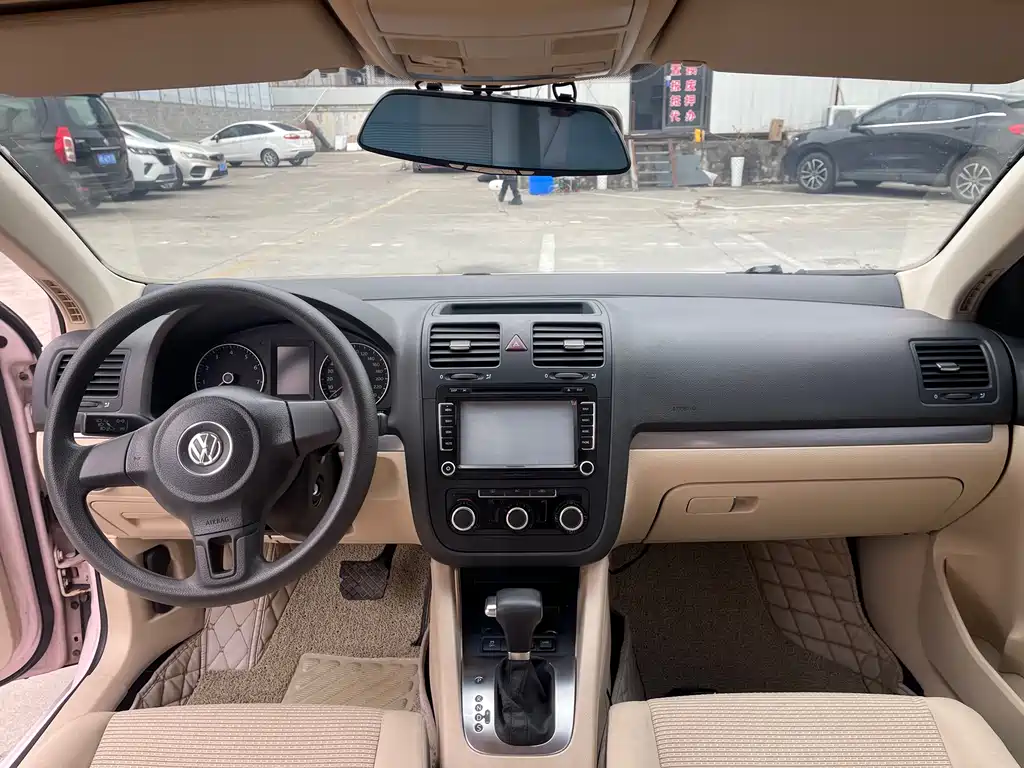 Volkswagen Volkswagen Sagitar 2011 1.6L Automatic Comfort Edition 2011 - thumbnail 4