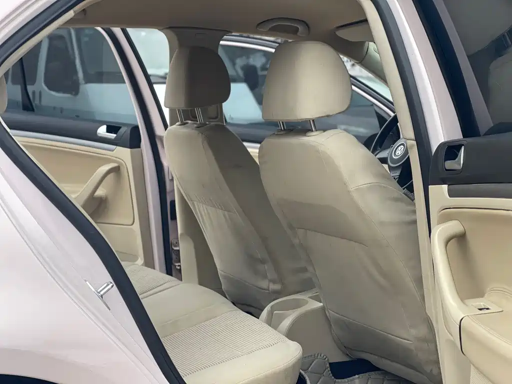 Volkswagen Volkswagen Sagitar 2011 1.6L Automatic Comfort Edition 2011 - thumbnail 10