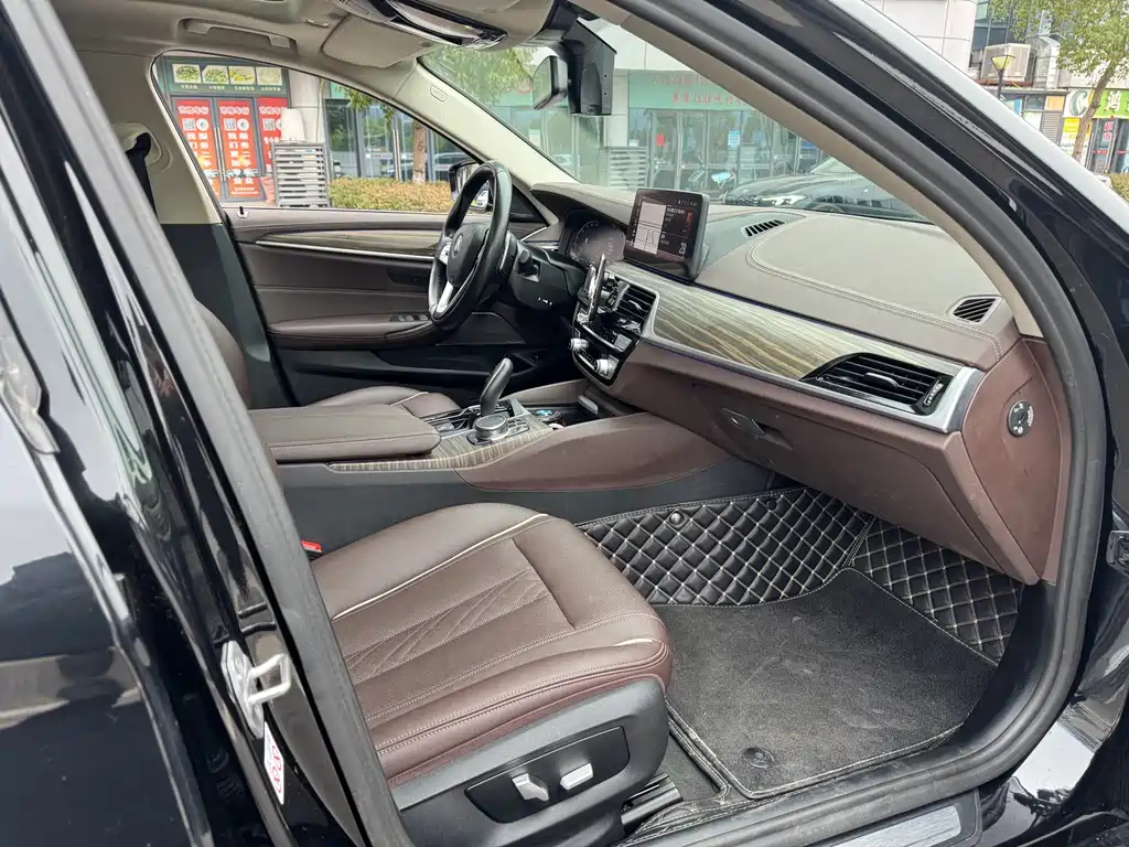 BMW BMW 5 Series 2022 530Li Leading Model Luxury Package 2022 - thumbnail 12